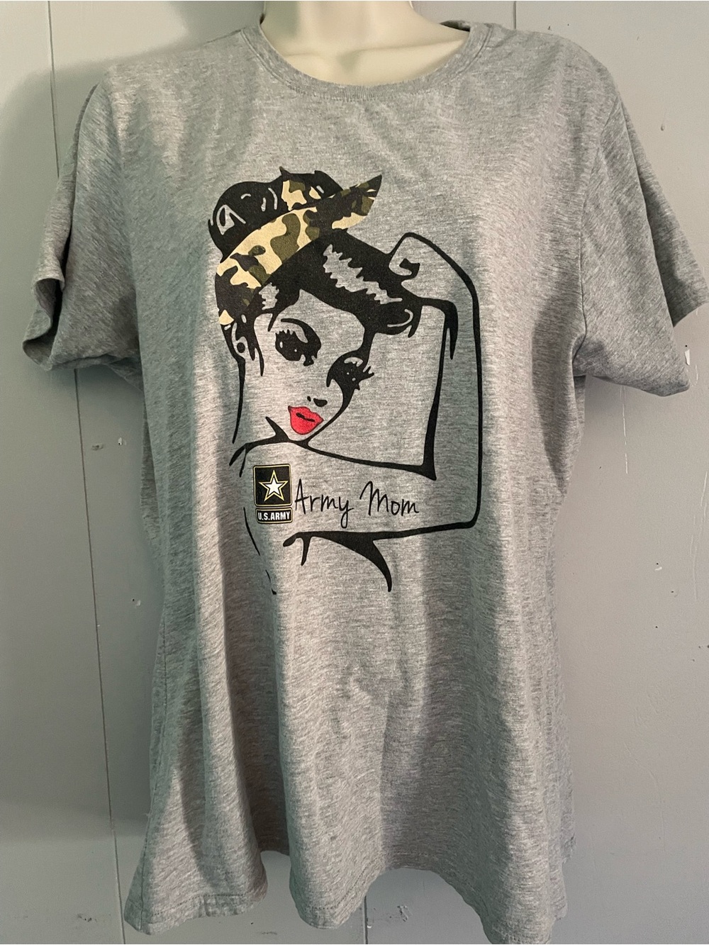 Gray T shirt